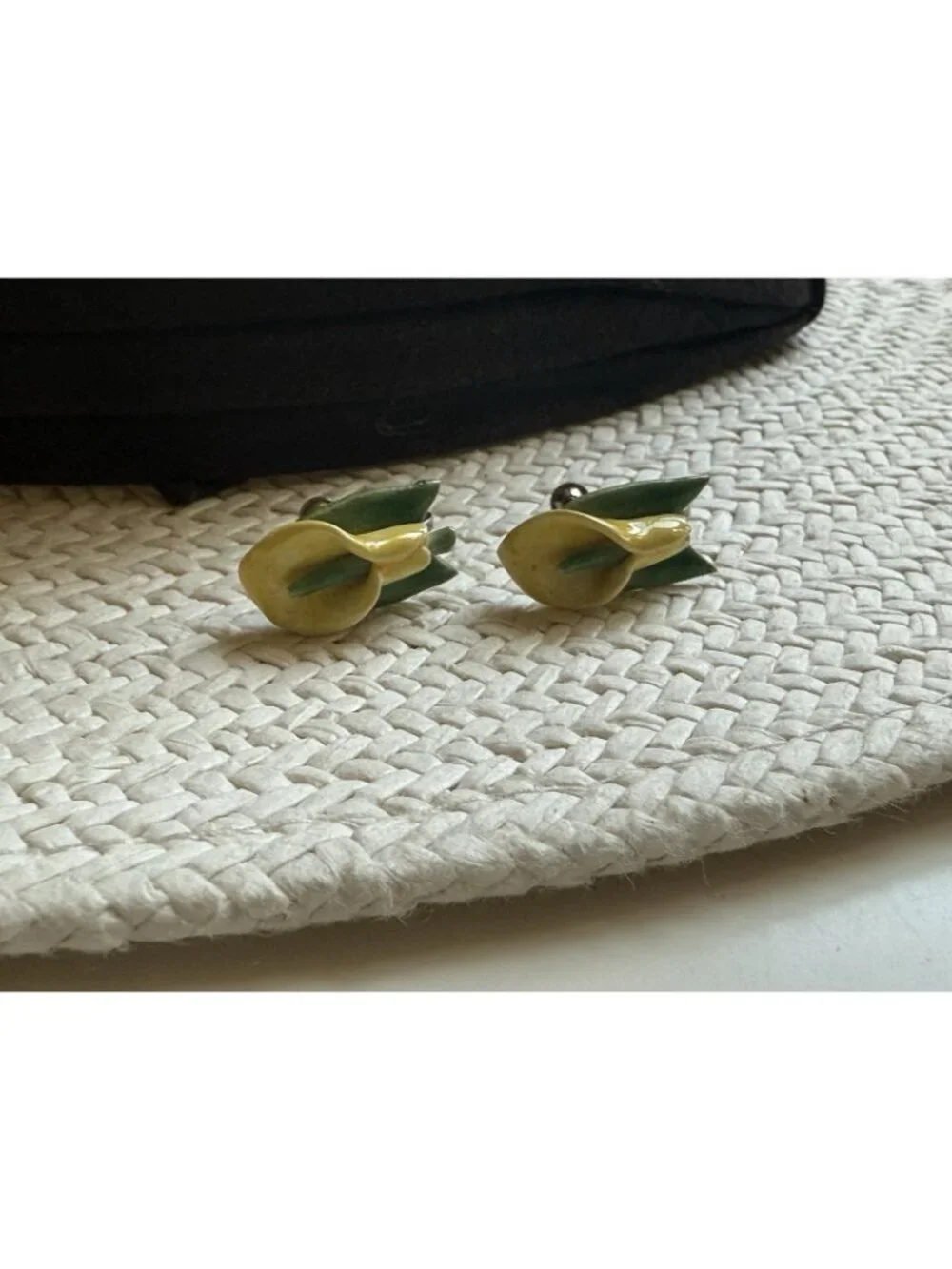 Vintage Ceramic Calla Lily Screw Back Earrings And Brooch